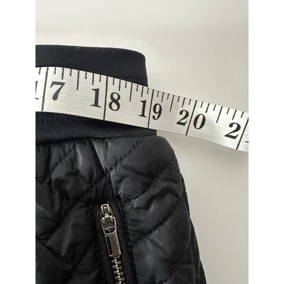 Athleta Apres Ski Quilted Shorts‎ Women's Size 16 Black Zipper Pocket Elastic - Picture 5 of 7